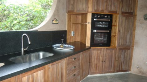 Argentinian Oak & Teak Kitchen Furniture by Rarewood Construction Osa Peninsula