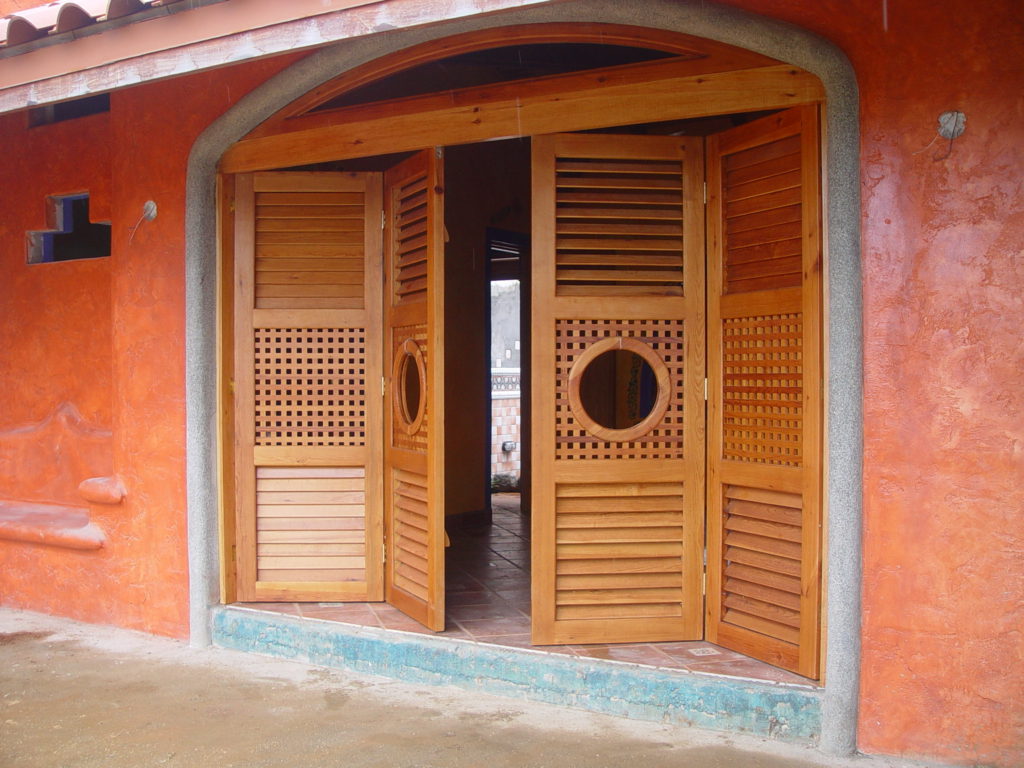 Custom Design Folding Sliding Doors of the Cabin of a beautiful lodge of the Osa Peninsula